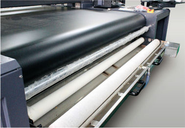 Porcellana Macchina multicolore di stampa a getto di inchiostro del tessuto di Digital con il radiatore del di alluminio distributore